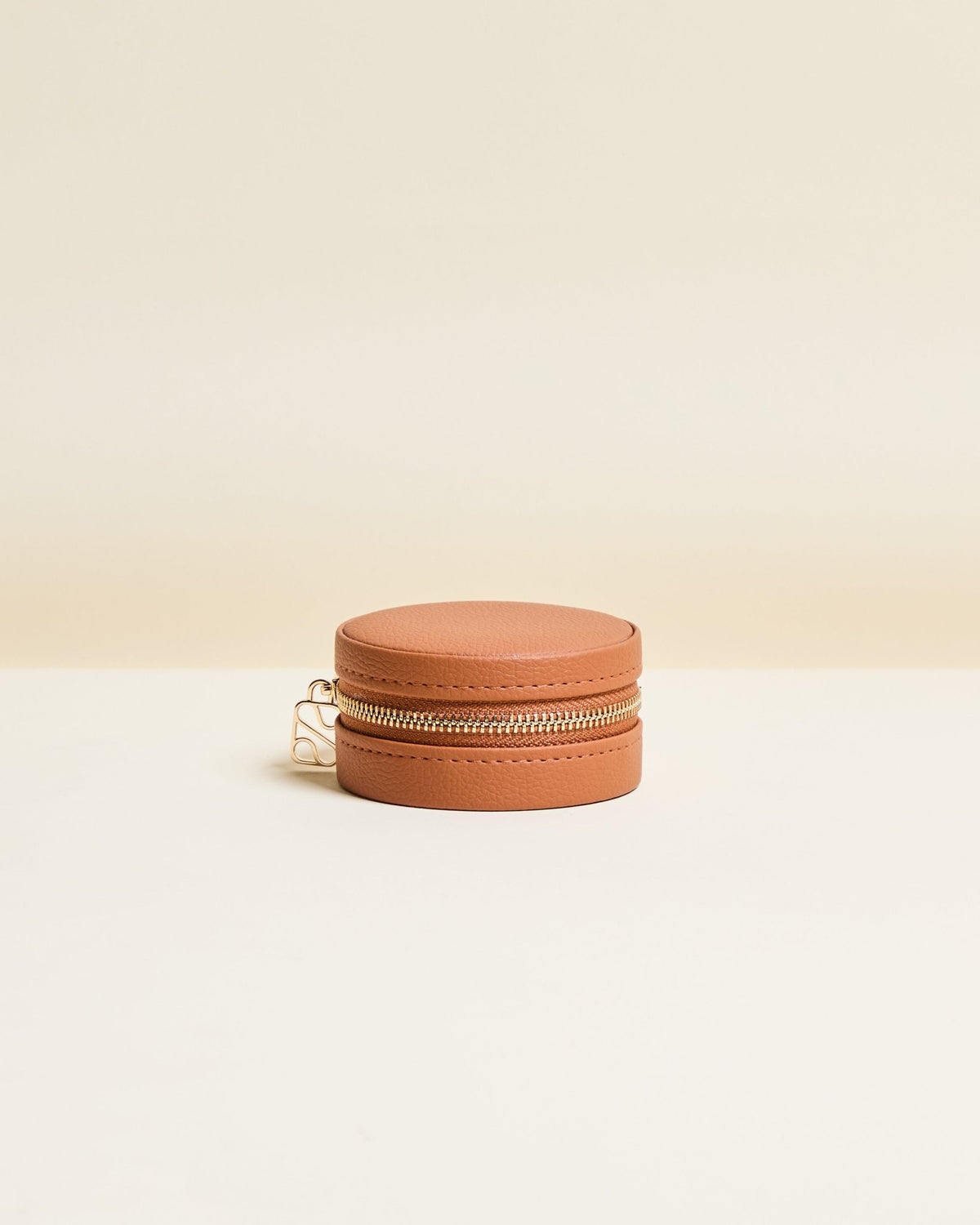 Boîte à bijoux de voyage ronde Yvonne simili cuir Caramel - Maison Scarlett - vue 2