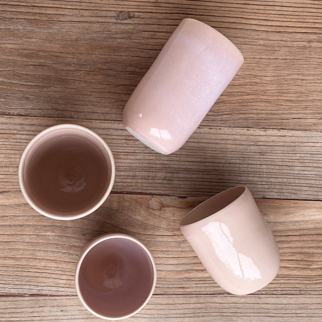 Mug en céramique rose poudré fait main - claycraft