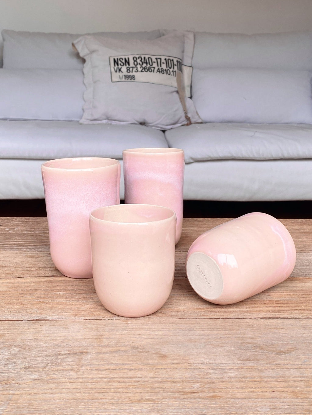 Mug en céramique rose poudré fait main - claycraft