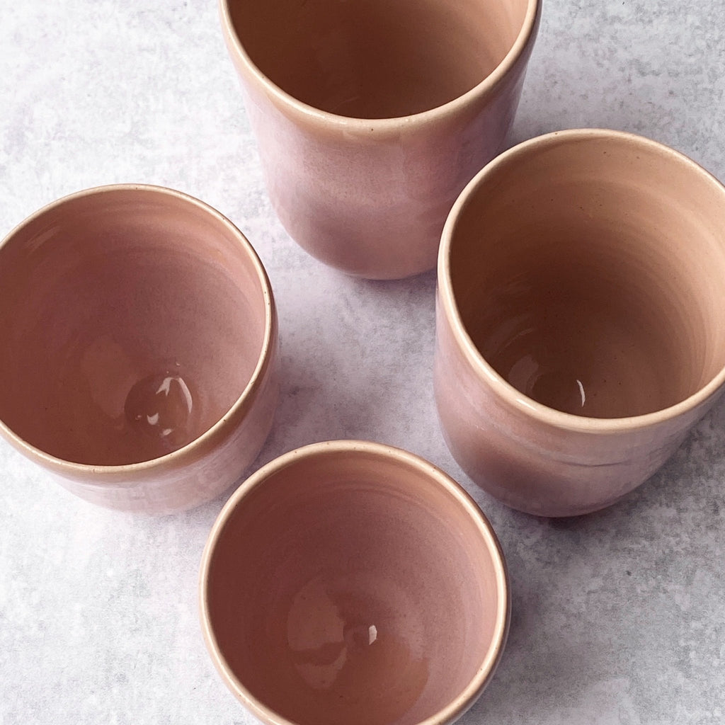 Mug en céramique rose poudré fait main - claycraft