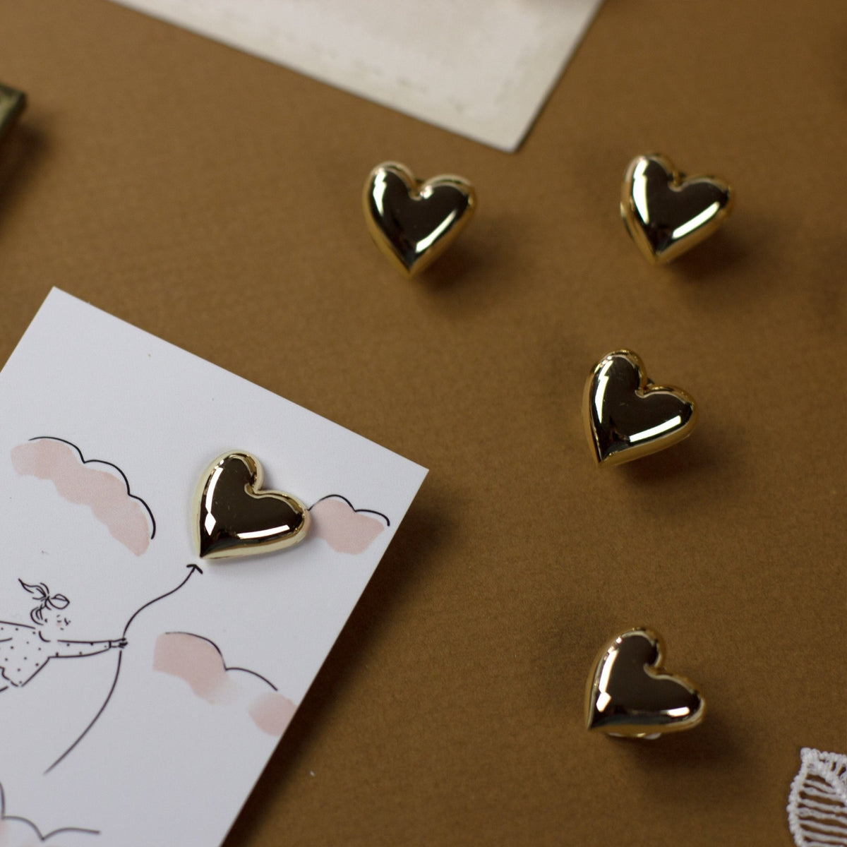 Pin’s cœur bombé émaillé rose et noir Envol - My Lovely Thing - vue 3