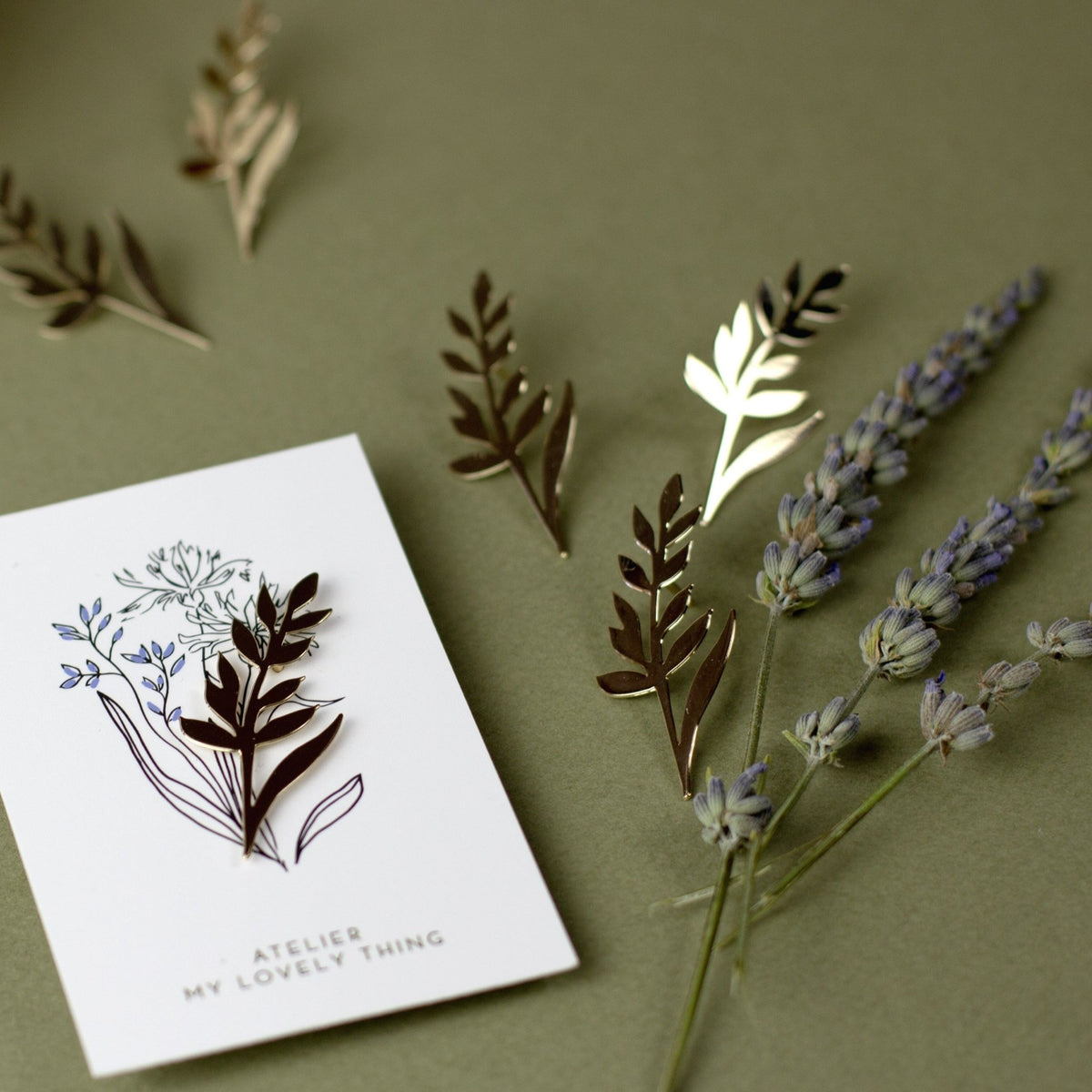 Pin’s en laiton Épi de Blé doré avec carte illustrée - My Lovely Thing - vue 2