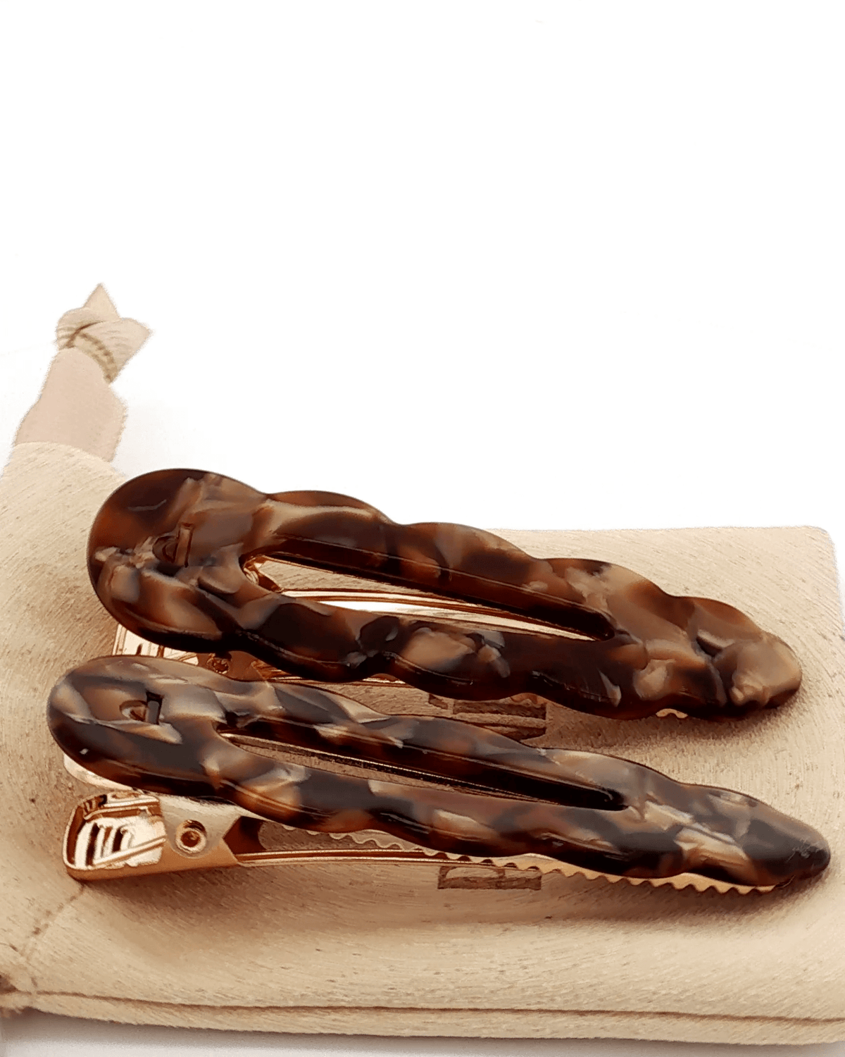 Paire de grandes barrettes Signature expresso – Peignée Paris – vue 2