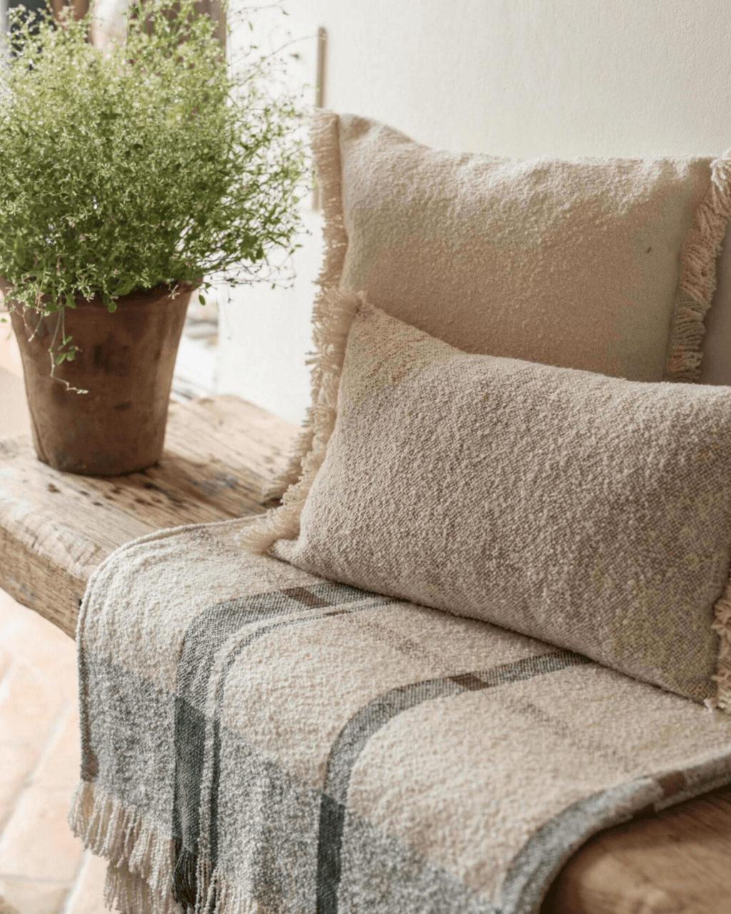 Plaid cocooning beige à rayures vertes - Vivaraise