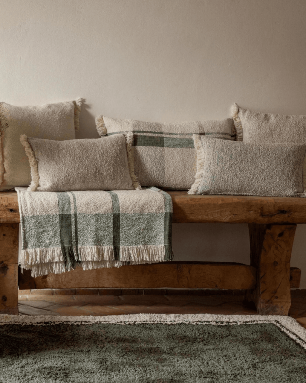 Plaid cocooning beige à rayures vertes - Vivaraise