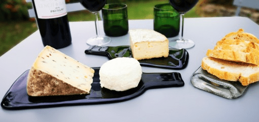 Plateau bouteille de vin recyclée brune - fait main plates & culotées