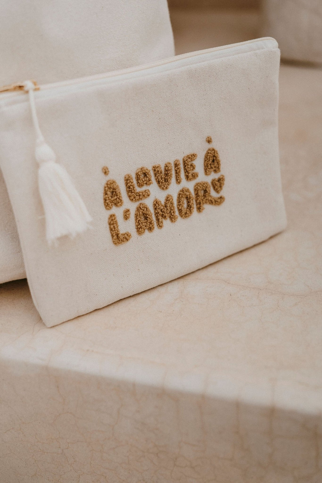 Pochette femme en tissu à la vie à l'amor beige - zakuw