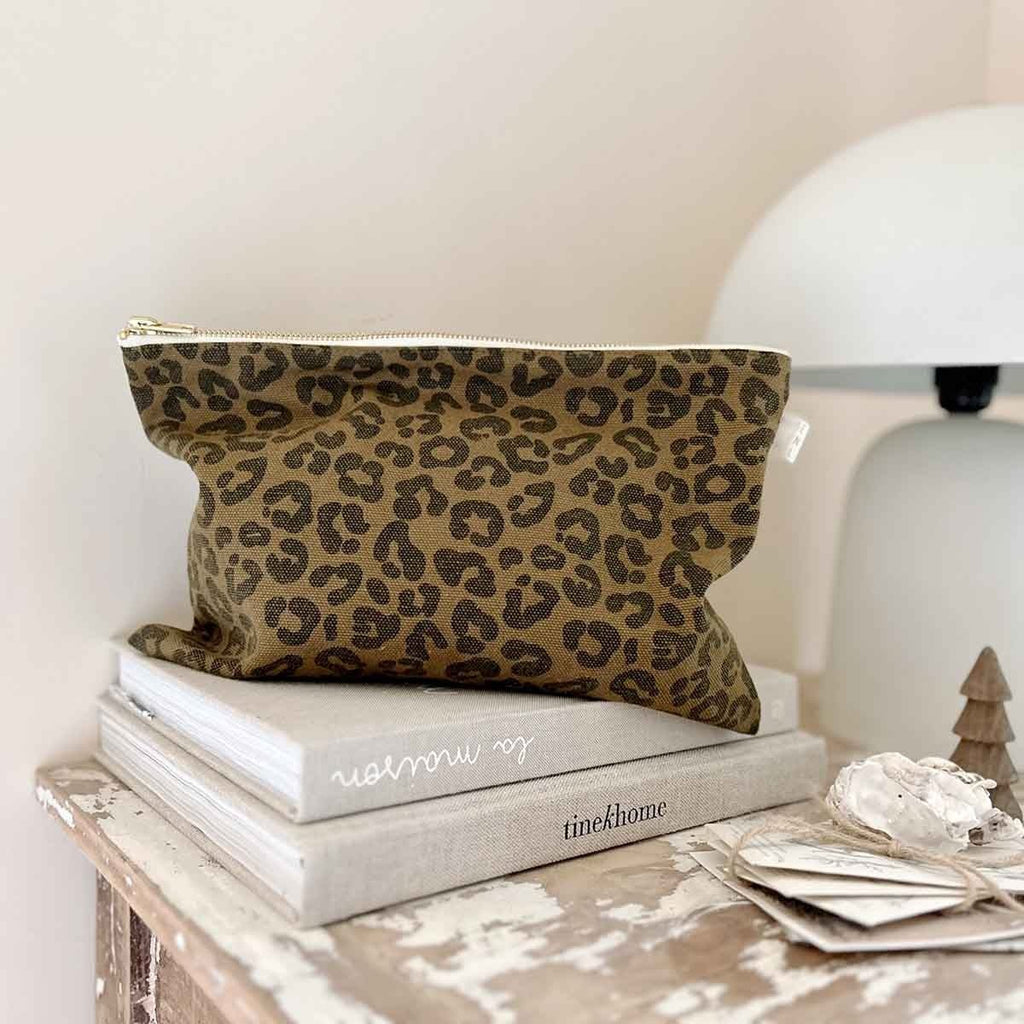 Pochette femme imprimé léopard olive - Rose in April