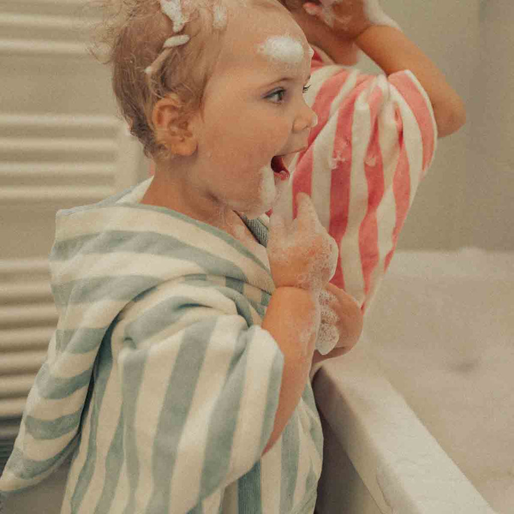 Poncho de bain enfant bleu ciel - Rose in April