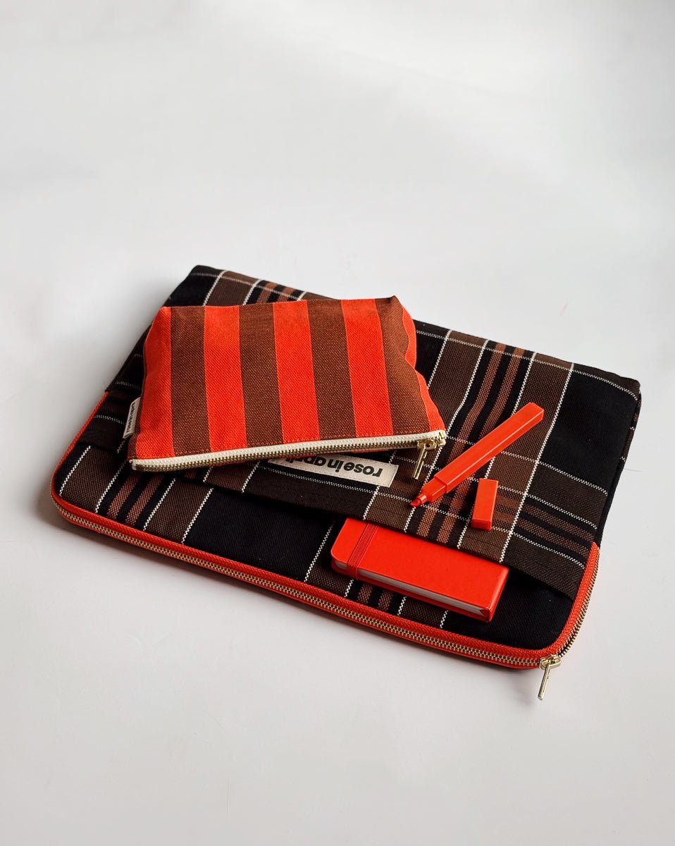 Housse ordinateur 13/14 pouces en coton Octave Black Tartan - Rose in April - vue 5