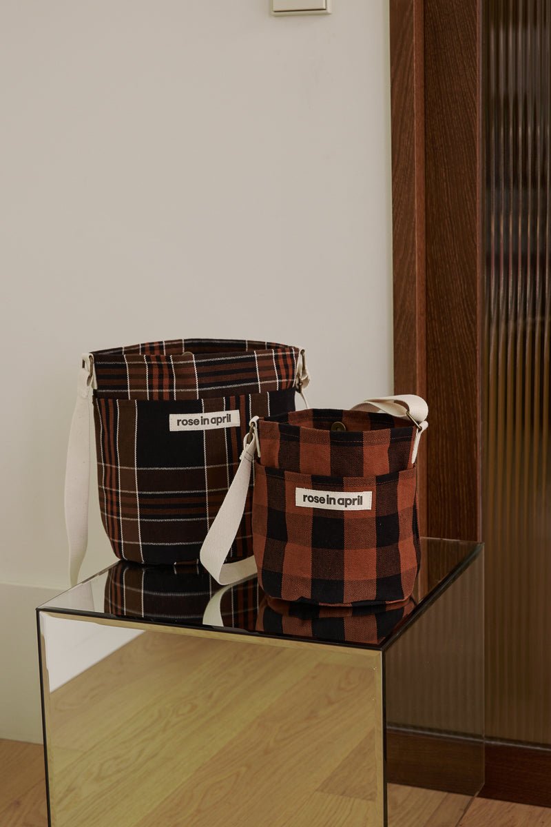 Sac seau bandoulière femme en coton Bucky Black Tartan - Rose in April - vue 5