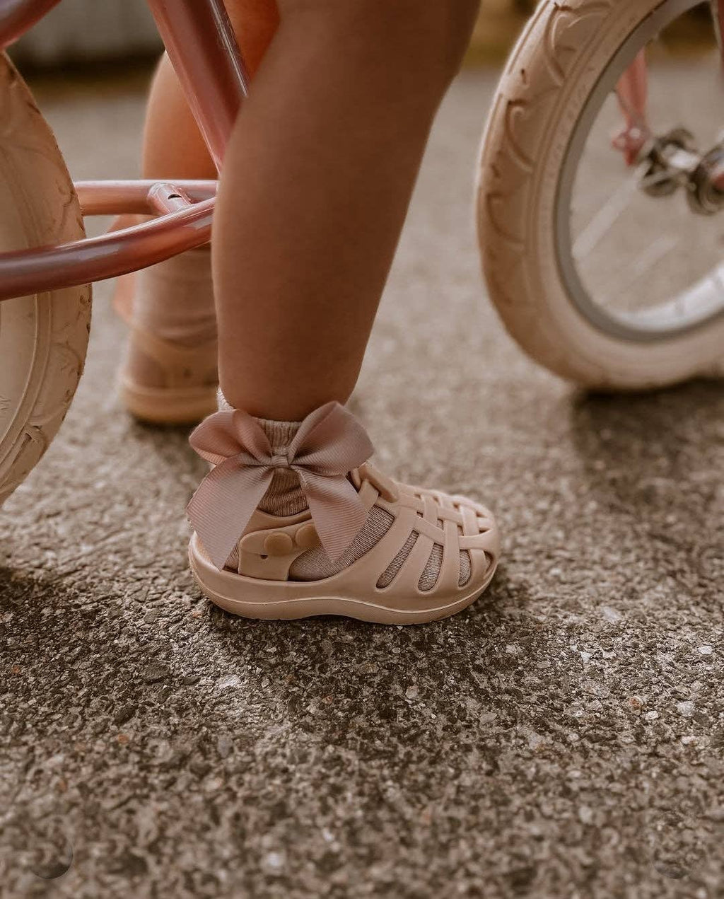 Sandales plage enfant fille doux blush