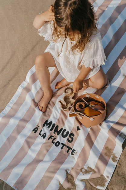 Serviette de plage enfant Minus à la flotte rose - Zakuw - Lili Margaret