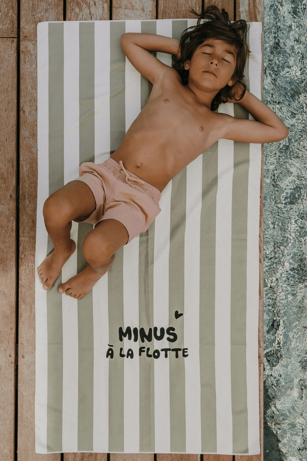 Serviette enfant microfibre minus à la flotte vert - zakuw