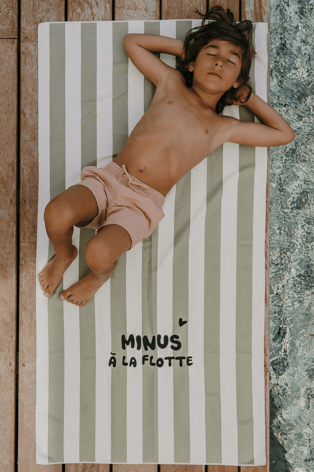 Serviette enfant microfibre minus à la flotte vert - zakuw - Lili Margaret