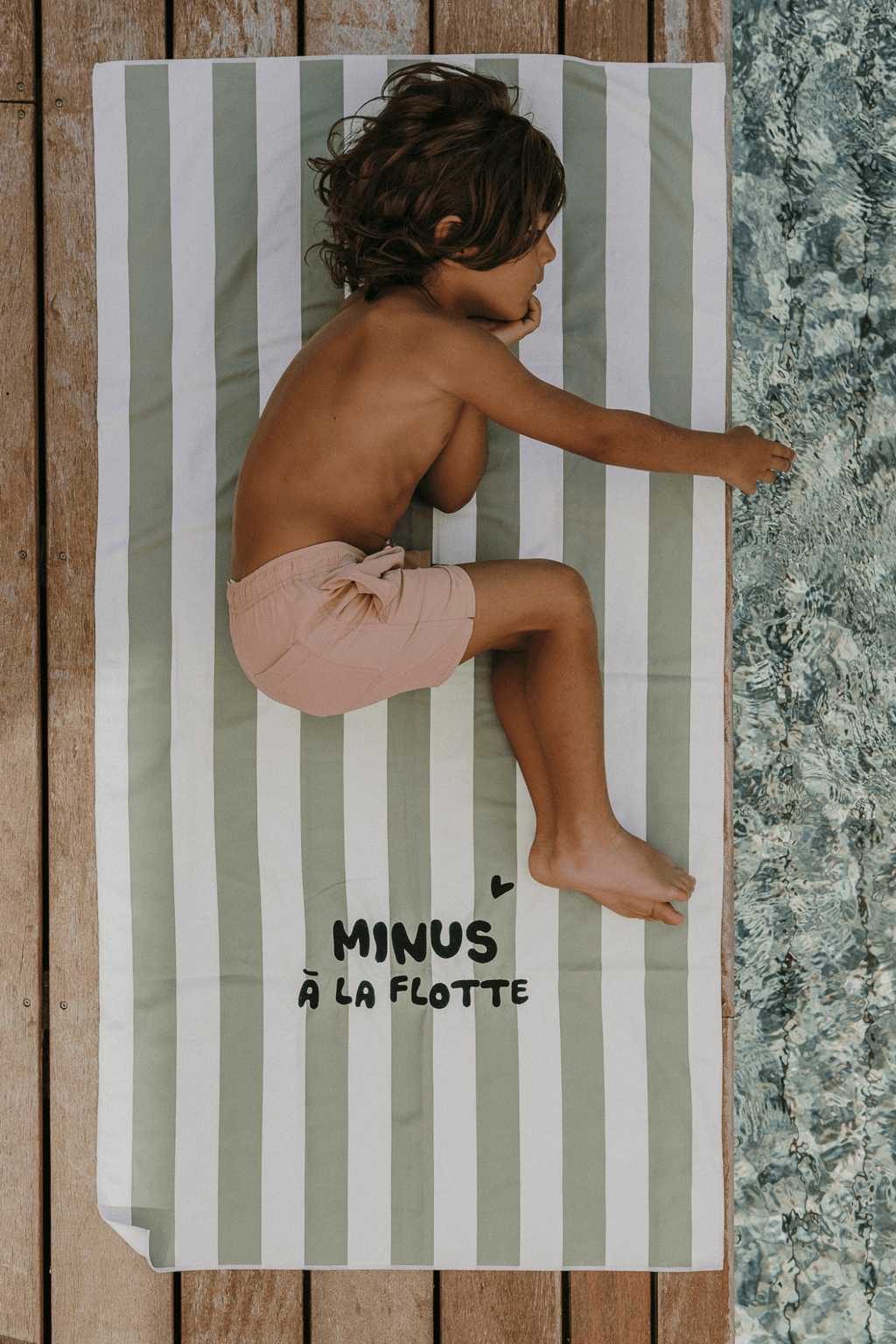 Serviette enfant microfibre minus à la flotte vert - zakuw