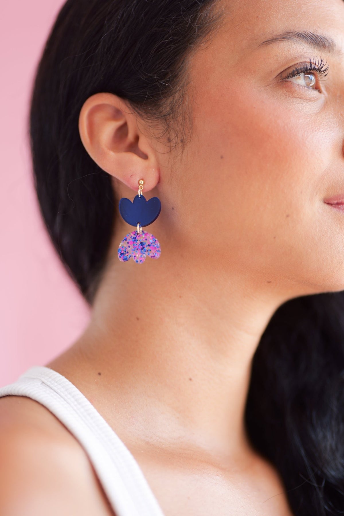 Boucles d’oreilles fleur pendantes Rosette Bleu Confettis Electric - Studio Annette - vue 3