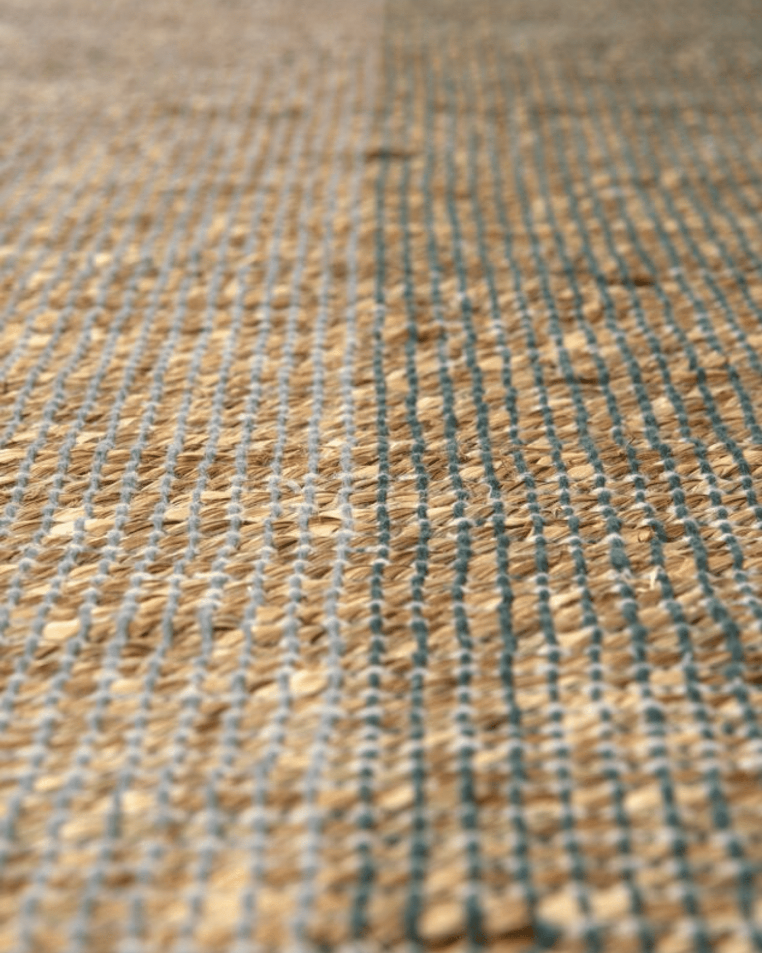 Tapis terracotta en jonc de mer Karan - Lili Margaret