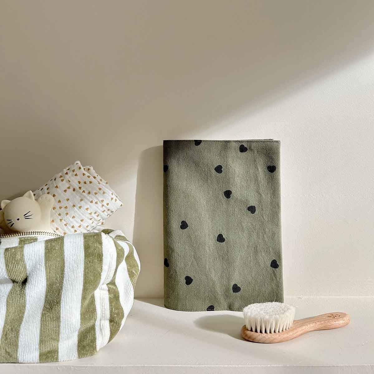 Trousse de toilette enfant en éponge kaki - Rose in April - Lili Margaret