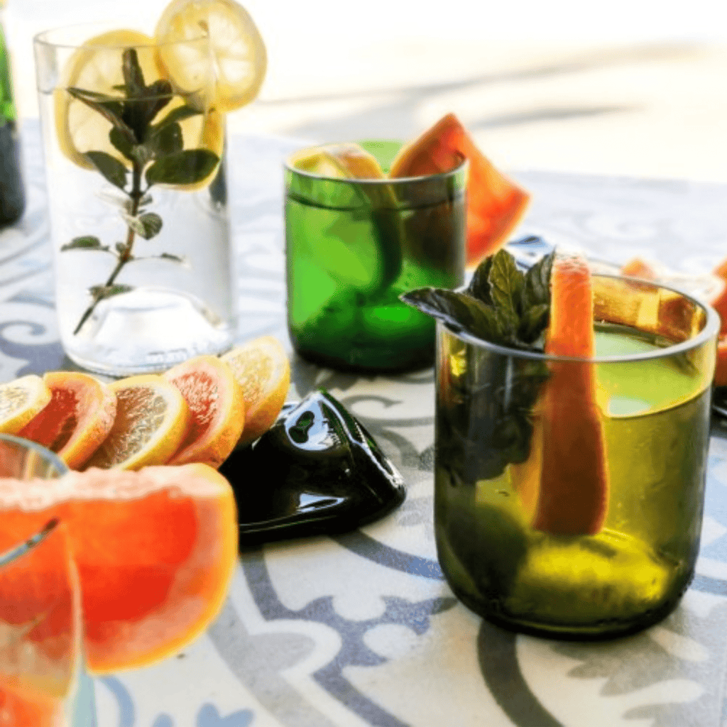 Verre en bouteille vin recyclée vert - plates & culotées